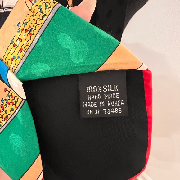 VINTAGE DISNEY 100% SILK NECKTIE ✨ - Picture 3 of 4